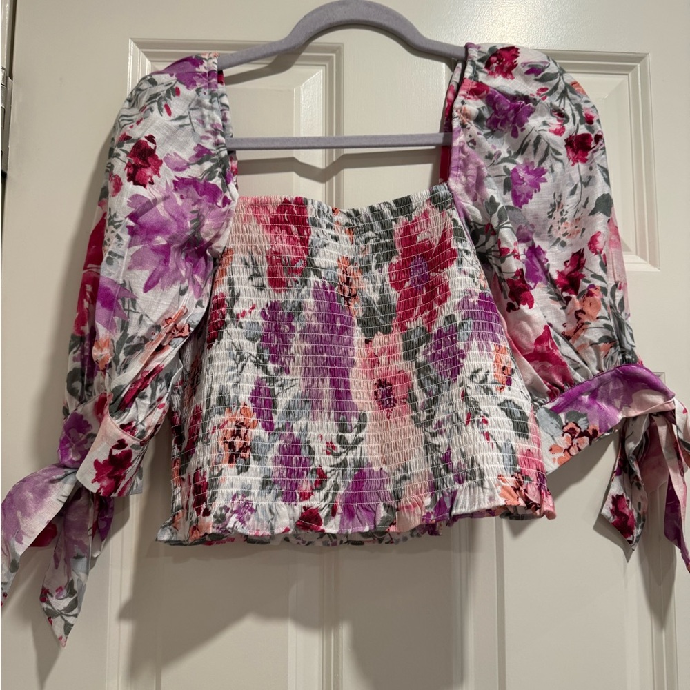 Express Floral Top With Puffy Short Sleeve